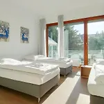 Apartment Tolstov - With 2 , 3 And 6 - 15 Min To Messe Dus And Old Town Dus