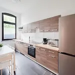 Tolstov - With 2 , 3 And 6 - 15 Min To Messe Dus And Old Town Dus * Dusseldorf