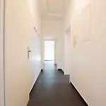 Tolstov Apartments - City Apartments With 2 , 3 And 6 Rooms - 15 Min To Messe Dus And Old Town Dus