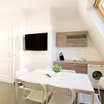 Tolstov - With 2 , 3 And 6 - 15 Min To Messe Dus And Old Town Dus Apartment *