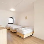 Tolstov - With 2 , 3 And 6 - 15 Min To Messe Dus And Old Town Dus Apartment *
