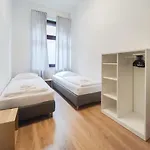 Tolstov - With 2 , 3 And 6 - 15 Min To Messe Dus And Old Town Dus Apartment *