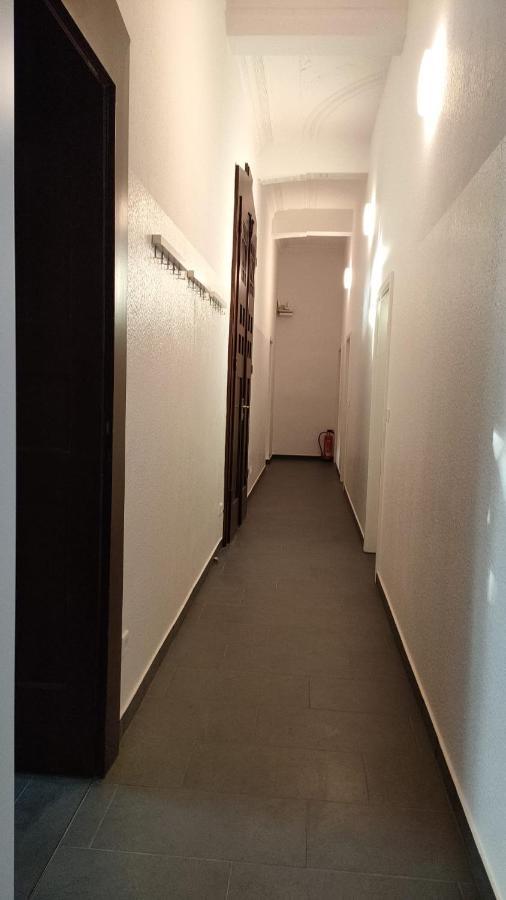 Tolstov - With 2 , 3 And 6 - 15 Min To Messe Dus And Old Town Dus Apartment Düsseldorf