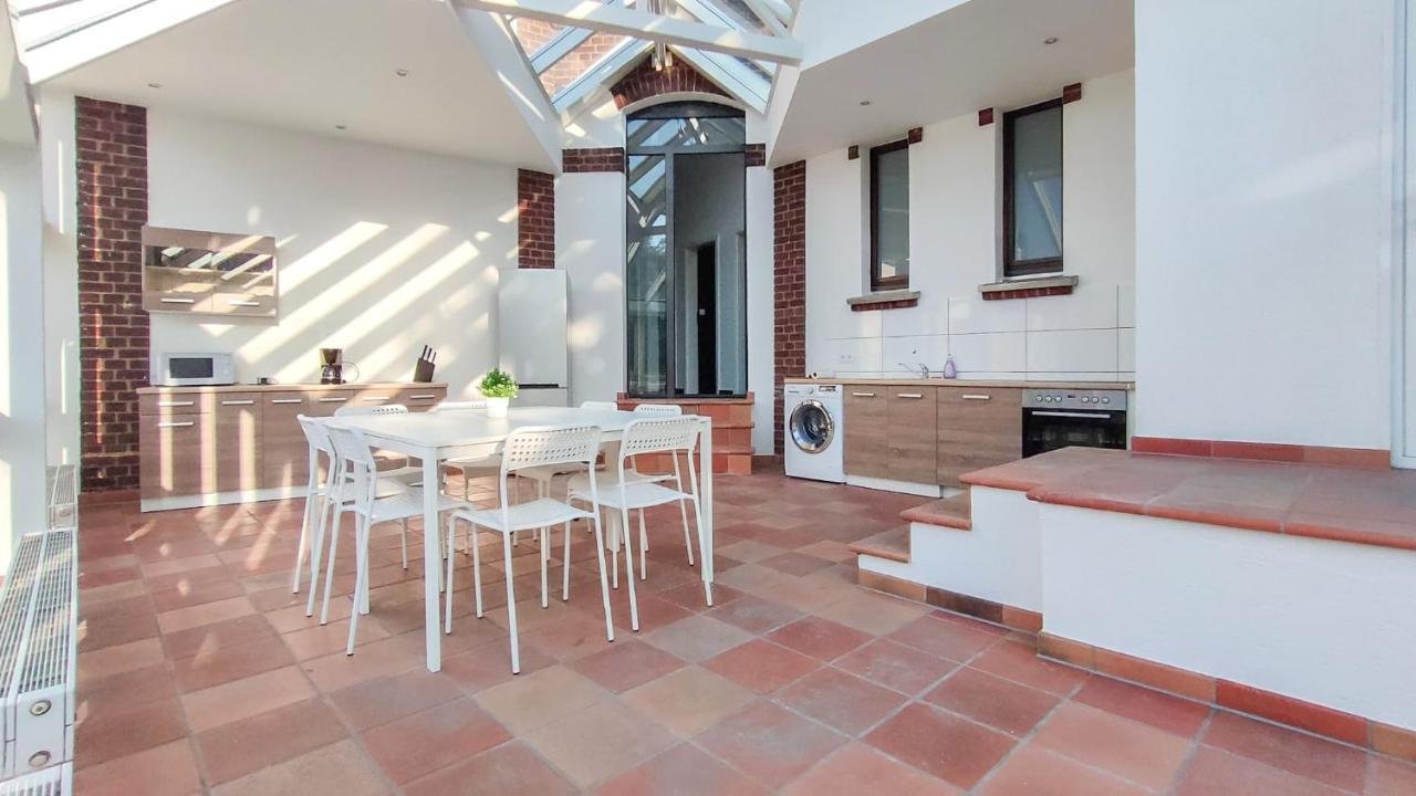 Tolstov - With 2 , 3 And 6 - 15 Min To Messe Dus And Old Town Dus Apartment