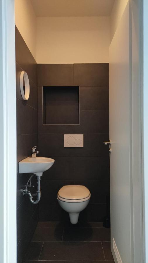 Tolstov - With 2 , 3 And 6 - 15 Min To Messe Dus And Old Town Dus Apartment