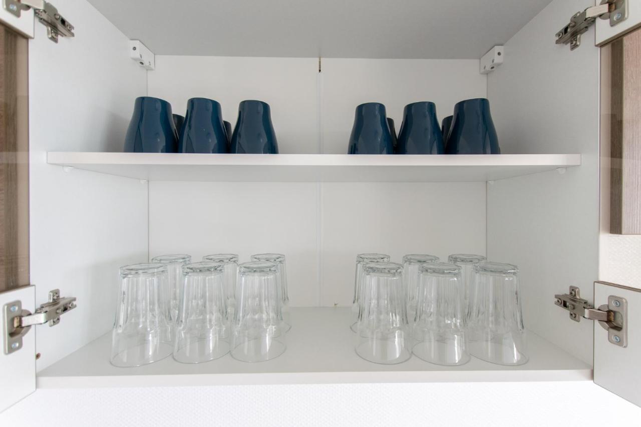 Apartment Tolstov - With 2 , 3 And 6 - 15 Min To Messe Dus And Old Town Dus *