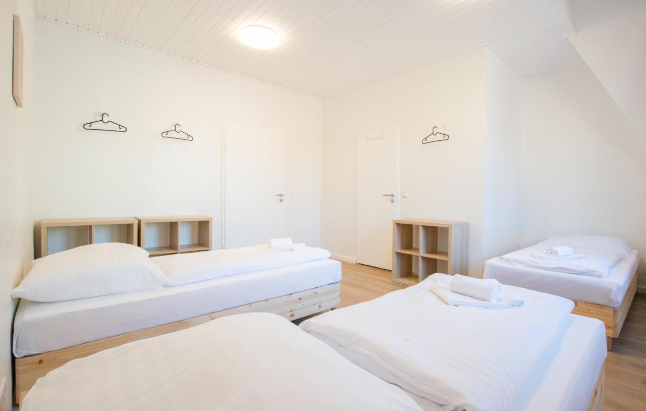 Tolstov - With 2 , 3 And 6 - 15 Min To Messe Dus And Old Town Dus