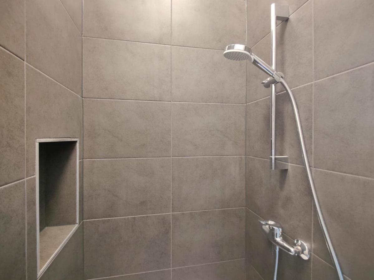 Tolstov - With 2 , 3 And 6 - 15 Min To Messe Dus And Old Town Dus Apartment *